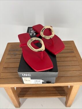 New INC International Concepts Red Thong Sandals with Gold Circle size 6 M